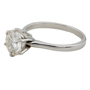 18ct White Gold Moissanite Ring size Q